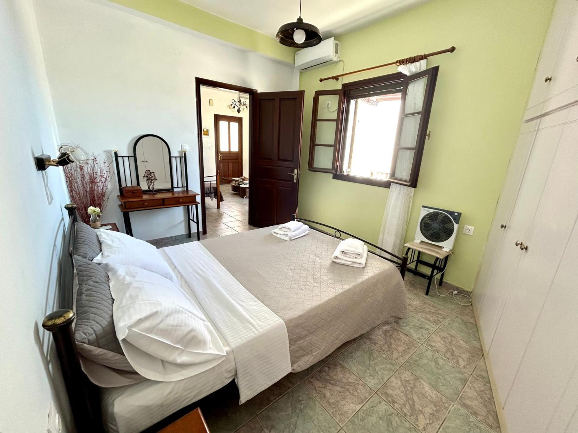 Eutopia House Holiday home Plaka (Milos)