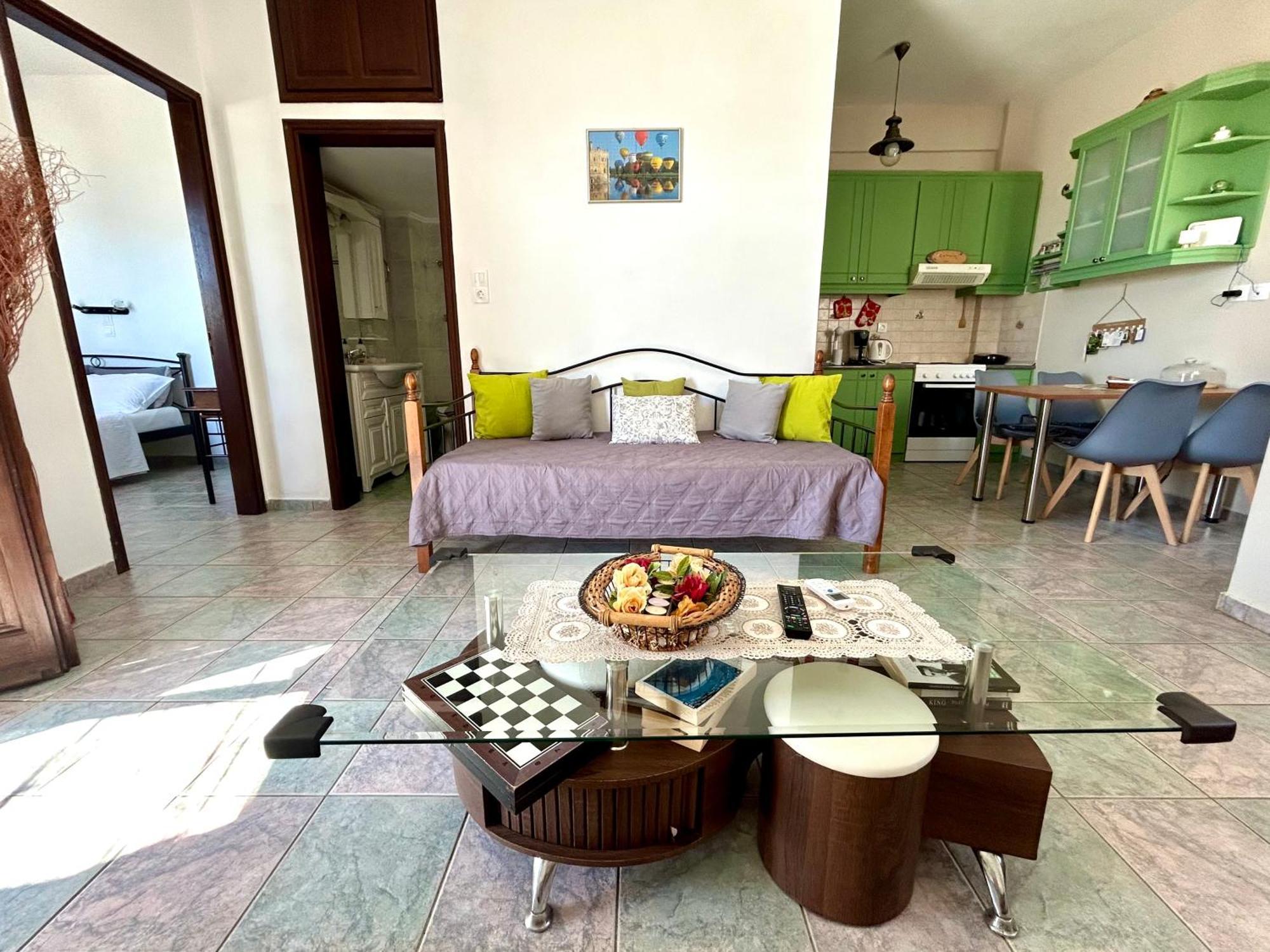 Eutopia House Plaka (Milos)